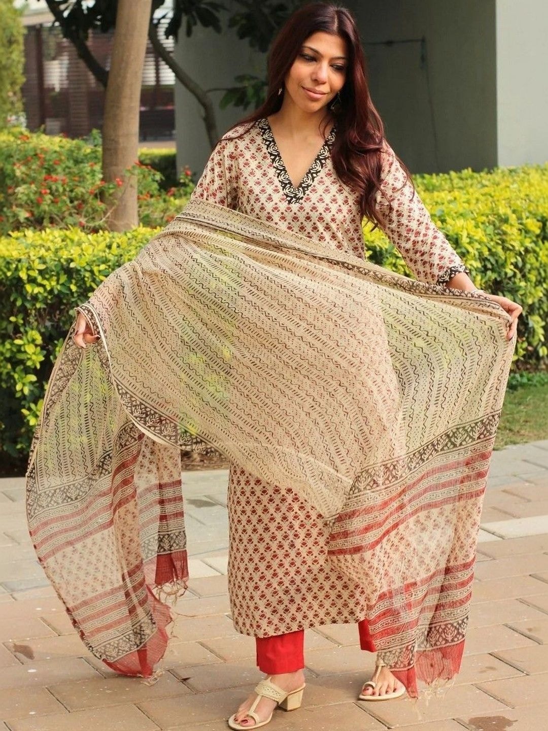 Lookmark Women Ethnic Motifs Printed Regular Kurta with Trousers & With Dupatta